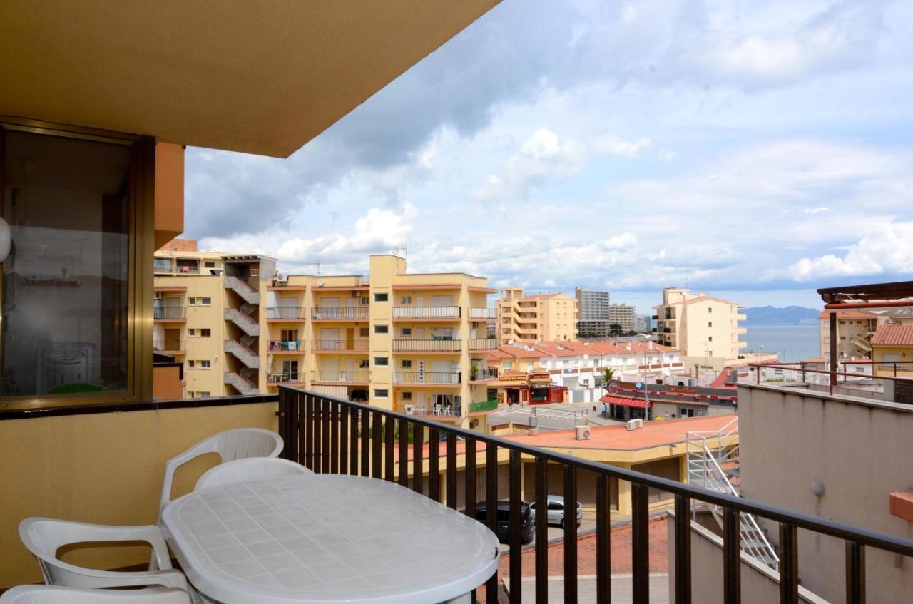 Mar Blau L'Escala Apartment Exterior photo